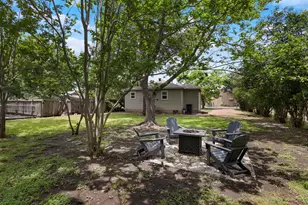 305 S Bowie, Fredericksburg, TX 78624 - Photo 21