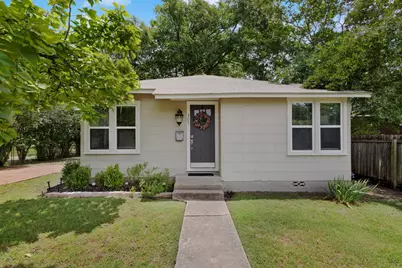 305 S Bowie, Fredericksburg, TX 78624 - Photo 5