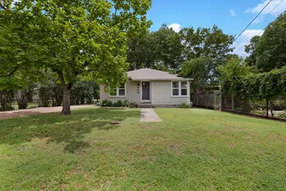 305 S Bowie, Fredericksburg, TX 78624 - Photo 3