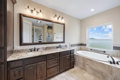 328 E Distant View Dr, Fredericksburg, TX 78624 - Photo 15