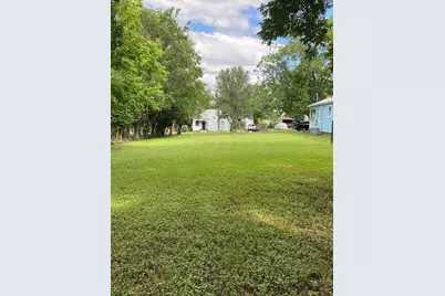 414 Plum St, Fredericksburg, TX 78624 - Photo 3