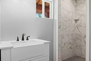 313 W Hackberry, Fredericksburg, TX 78624 - Photo 9