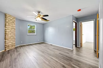 313 W Hackberry, Fredericksburg, TX 78624 - Photo 15