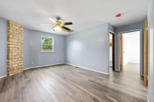 313 W Hackberry, Fredericksburg, TX 78624 - Photo 15