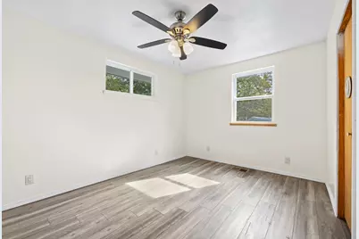 313 W Hackberry, Fredericksburg, TX 78624 - Photo 17