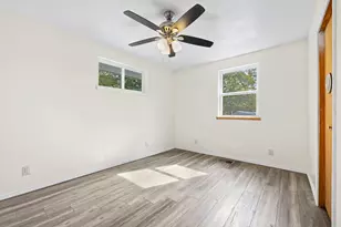 313 W Hackberry, Fredericksburg, TX 78624 - Photo 17