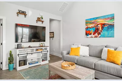 930 S Eagle St #203, Fredericksburg, TX 78624 - Photo 3