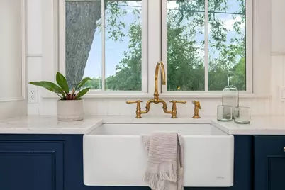 420 S Milam St, Fredericksburg, TX 78624 - Photo 7