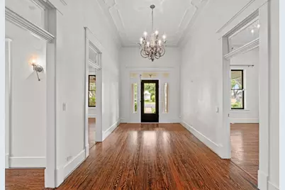 509 W Austin St, Fredericksburg, TX 78624 - Photo 3