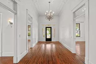 509 W Austin St, Fredericksburg, TX 78624 - Photo 3