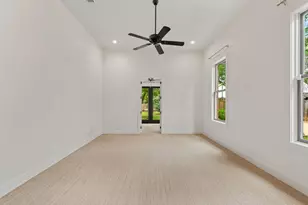 509 W Austin St, Fredericksburg, TX 78624 - Photo 33