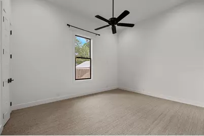 509 W Austin St, Fredericksburg, TX 78624 - Photo 23