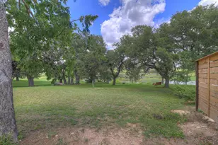 1215 Democrat St, Blanco, TX 78606 - Photo 25