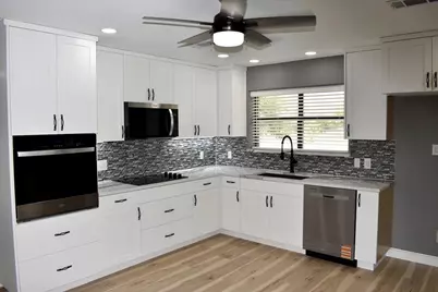 5078 Friedrich Rd, Fredericksburg, TX 78624 - Photo 11