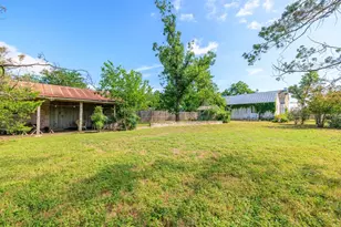 209 W San Antonio St, Fredericksburg, TX 78624 - Photo 15