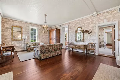 209 W San Antonio St, Fredericksburg, TX 78624 - Photo 5