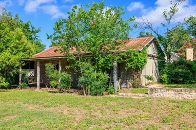 209 W San Antonio St, Fredericksburg, TX 78624 - Photo 13