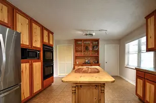 708 Mockingbird Ln, Kerrville, TX 78028 - Photo 17