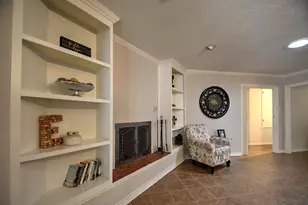 708 Mockingbird Ln, Kerrville, TX 78028 - Photo 11