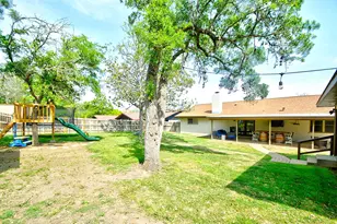 708 Mockingbird Ln, Kerrville, TX 78028 - Photo 39