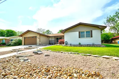 708 Mockingbird Ln, Kerrville, TX 78028 - Photo 1