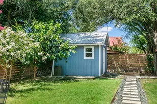 209 N Elk St, Fredericksburg, TX 78624 - Photo 29