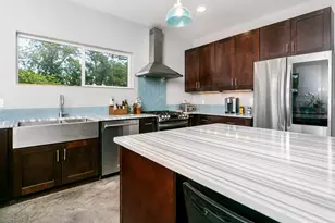 209 N Elk St, Fredericksburg, TX 78624 - Photo 11