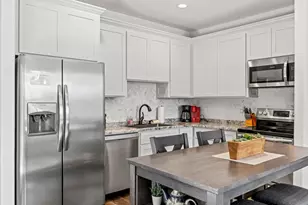 502 S Eagle St, Fredericksburg, TX 78624 - Photo 9