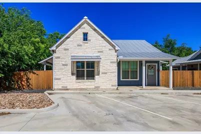 502 S Eagle St #302, Fredericksburg, TX 78624 - Photo 1