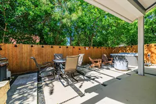 502 S Eagle St, Fredericksburg, TX 78624 - Photo 17