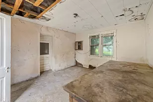 704 W San Antonio St, Fredericksburg, TX 78624 - Photo 15