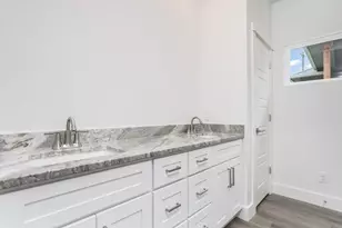 713 Wedgewood Ln, Fredericksburg, TX 78624 - Photo 5