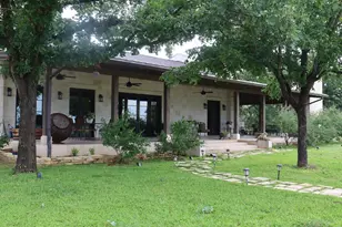 772 Luckenbach Rd, Fredericksburg, TX 78624 - Photo 3