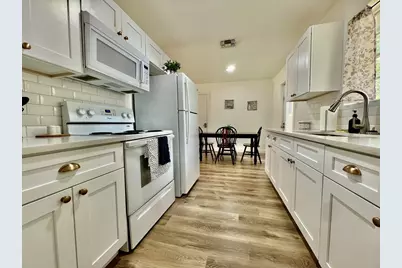 902 E Highway St, Fredericksburg, TX 78624 - Photo 9