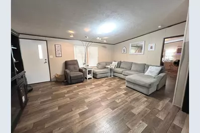 138 N Third St, Harper, TX 78631 - Photo 5