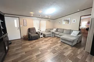 138 N Third St, Harper, TX 78631 - Photo 5