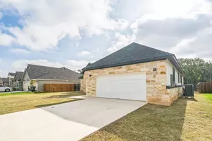 701 Grace Ln, Fredericksburg, TX 78624 - Photo 35