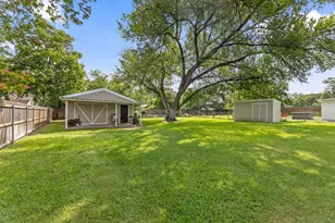 304 E Hackberry St, Fredericksburg, TX 78624 - Photo 29