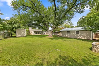 304 E Hackberry St, Fredericksburg, TX 78624 - Photo 37