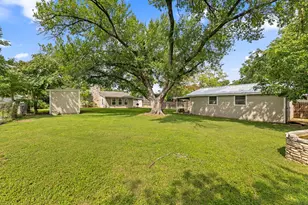 304 E Hackberry St, Fredericksburg, TX 78624 - Photo 37