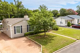 304 E Hackberry St, Fredericksburg, TX 78624 - Photo 39