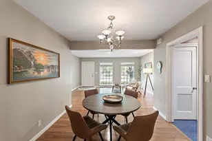 304 E Hackberry St, Fredericksburg, TX 78624 - Photo 5