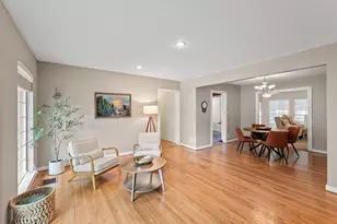 304 E Hackberry St, Fredericksburg, TX 78624 - Photo 3