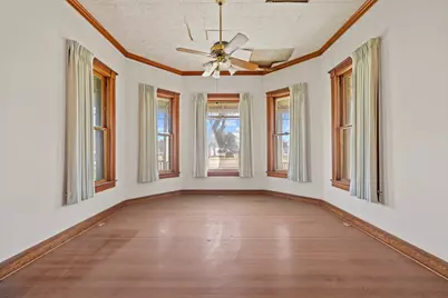 402 S Adams St, Fredericksburg, TX 78624 - Photo 5