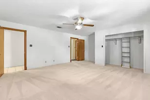 105 Hale St, Fredericksburg, TX 78624 - Photo 17