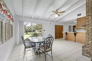 105 Hale St, Fredericksburg, TX 78624 - Photo 9