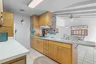 105 Hale St, Fredericksburg, TX 78624 - Photo 9