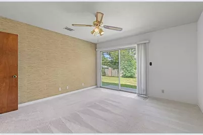 105 Hale St, Fredericksburg, TX 78624 - Photo 17