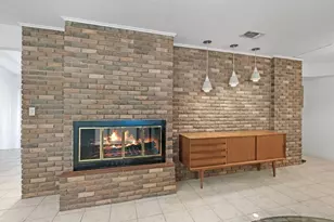 105 Hale St, Fredericksburg, TX 78624 - Photo 3