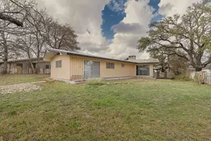 105 Hale St, Fredericksburg, TX 78624 - Photo 31